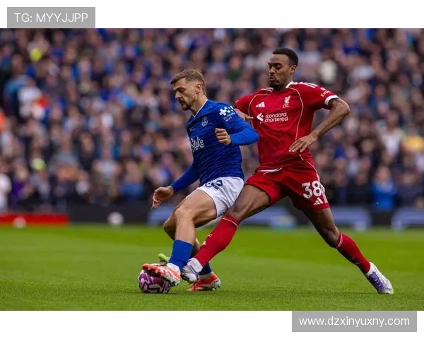 英超24轮卡塞米罗等三将入围